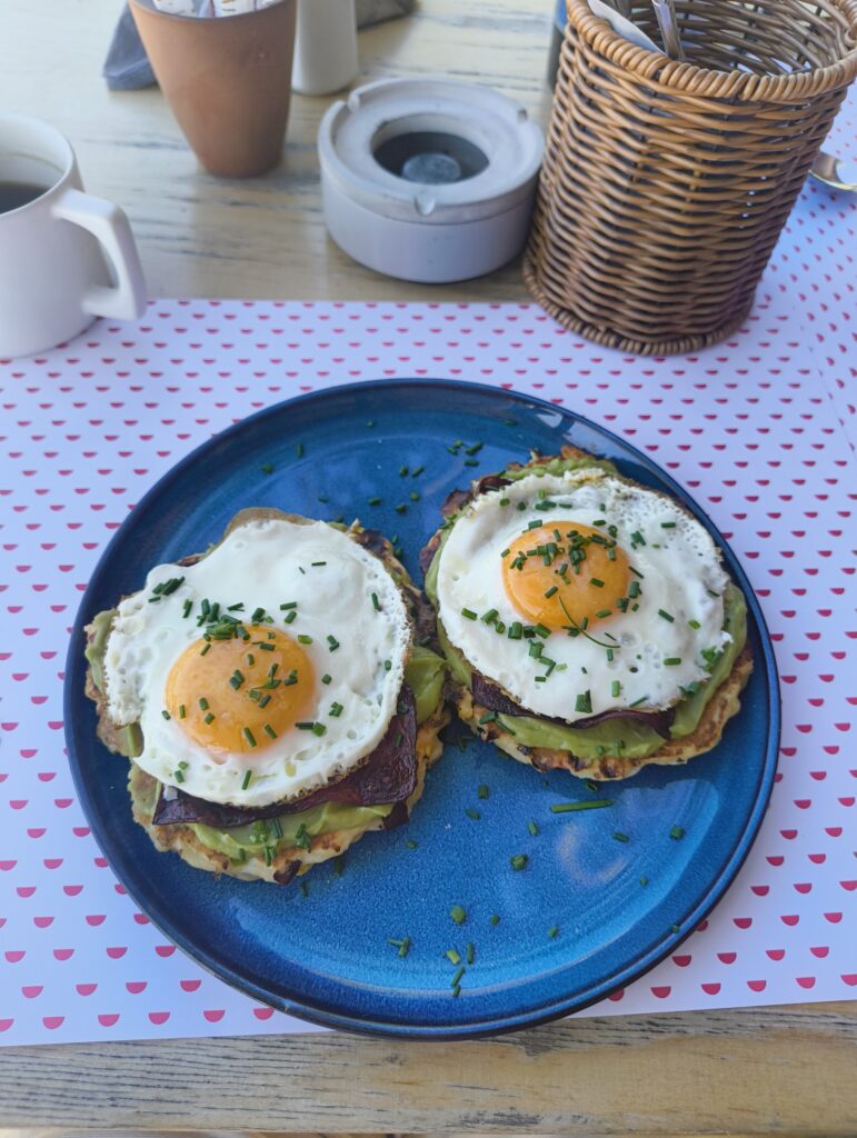desayuno en cantinos bar